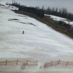Coraz gorsze warunki narciarskie na Górze Kamieńskiej. Fot. OSiR Góra Kamieńsk